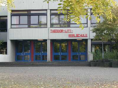 Photo vom Eingangsbereich der Theodor-Litt Realschule