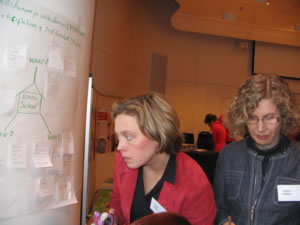 Teilnehmer konzentriert beim Schreibgespräch, Foto: Th. Wahl-Aust