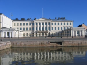 Regierungsgebäude am Hafen von Helsinki, Finnland