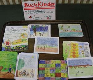 Das Foto zeigt Bücher, welche Kinder gemacht haben.
