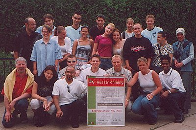 stolze Träger der EnergieSchule NRW 2001