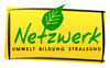 Das Logo zeigt den Schriftzug Netzwerk Umwelt Bildung Stralsund sowie ein grünes Blatt auf gelbem Hintergrund